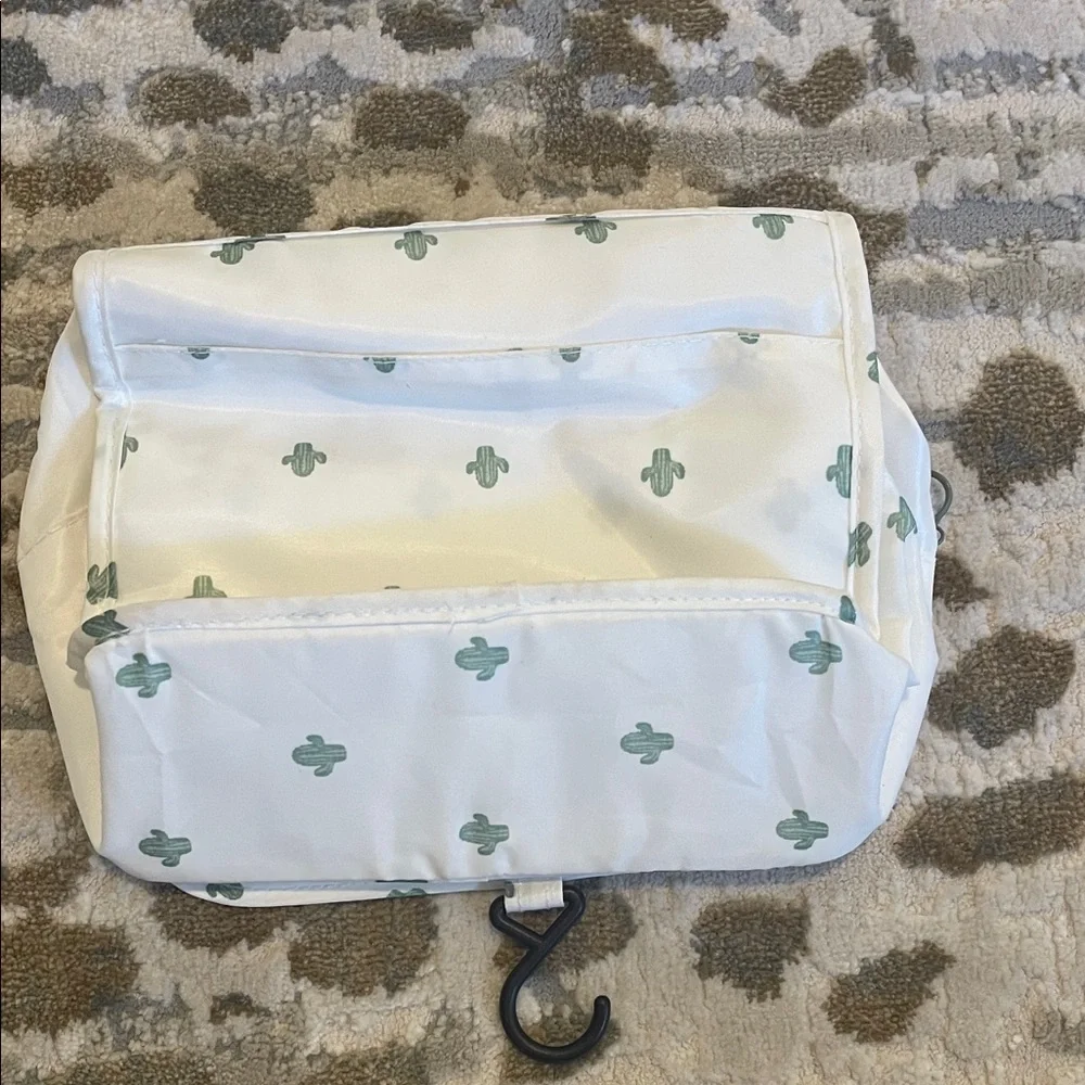 N/A chic ivory